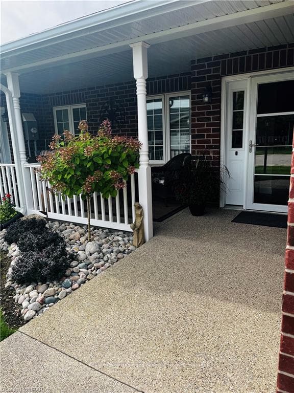 81 REDFORD Drive photo 3