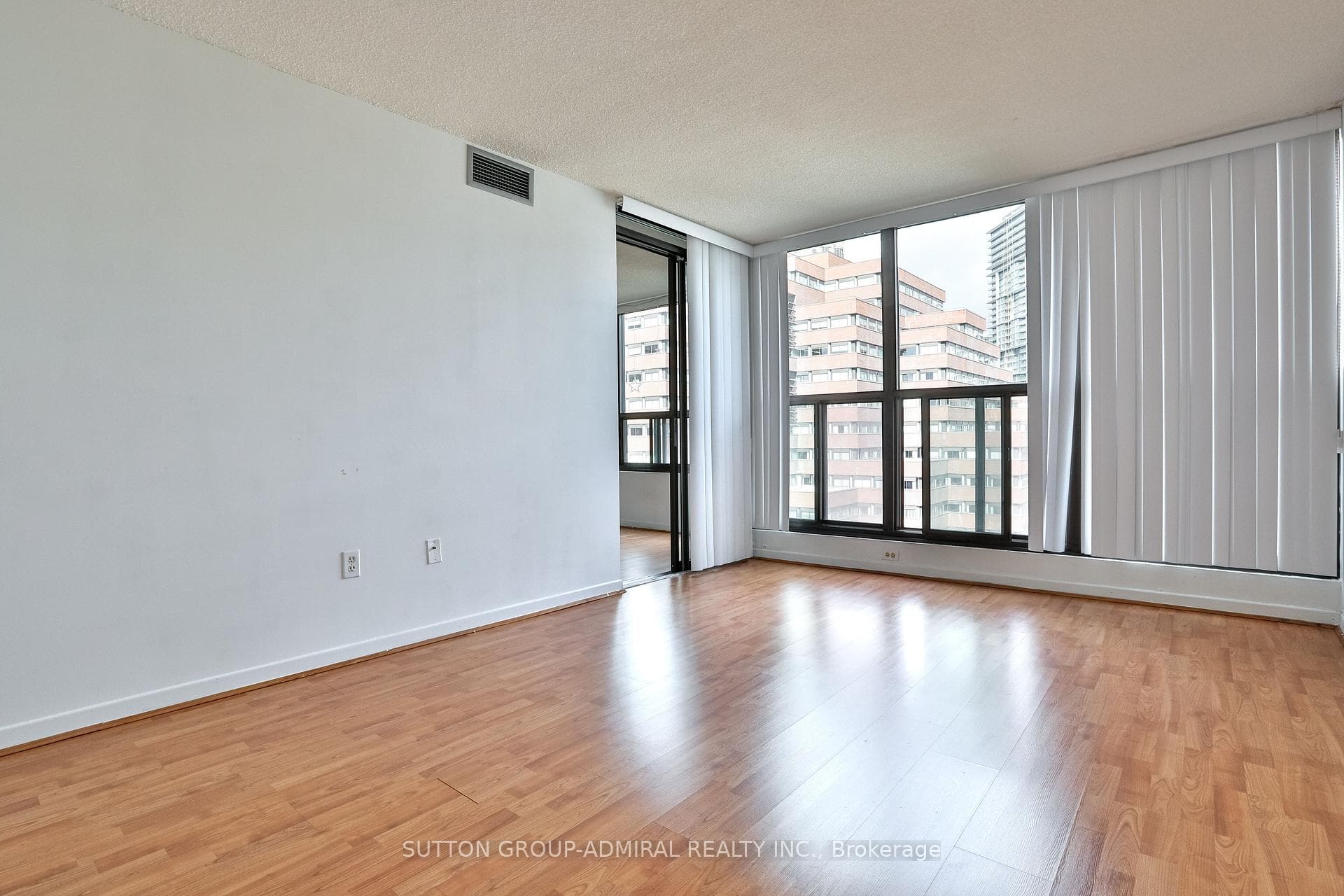 33 Elmhurst Avenue Unit 803 photo 15