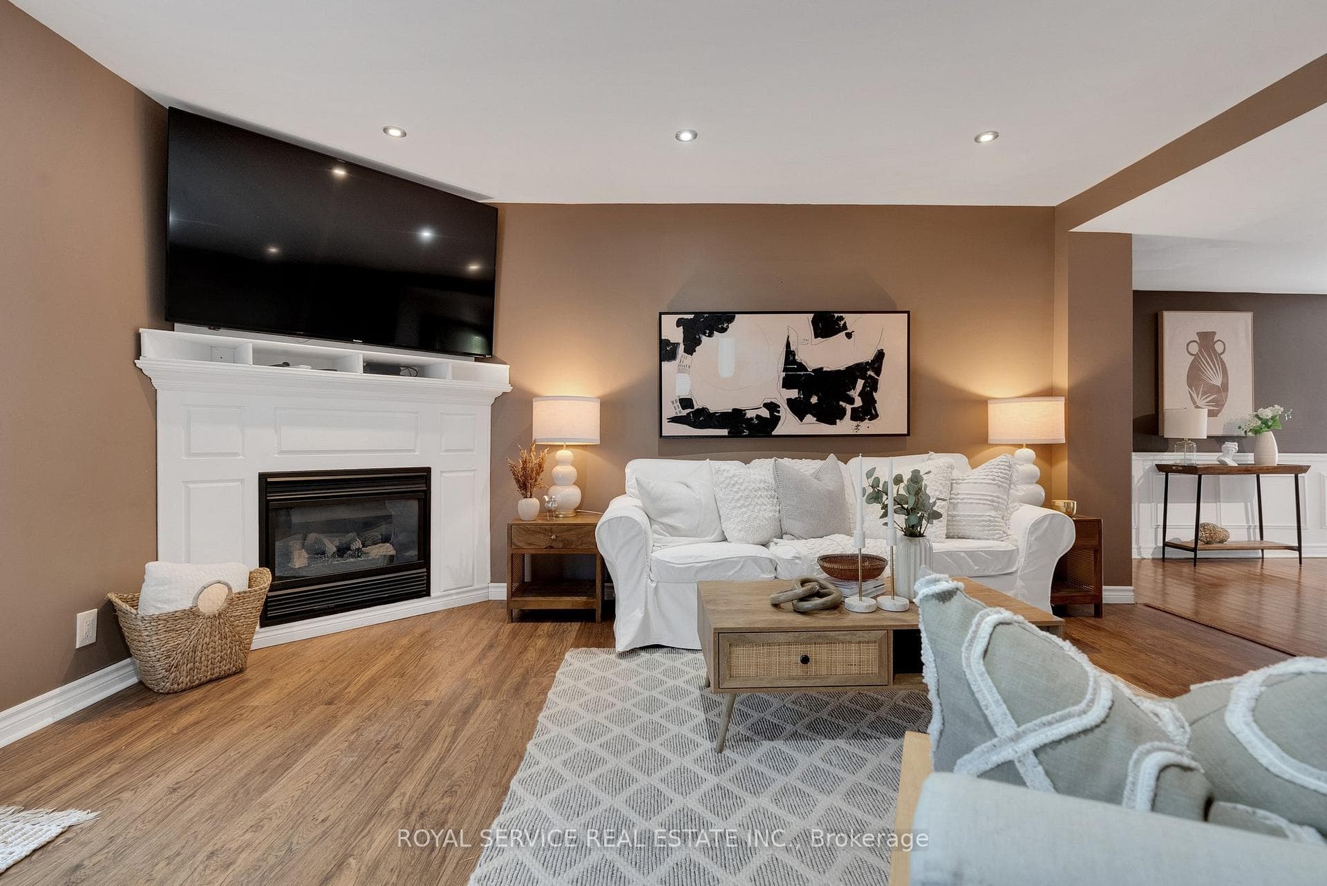 71 Wellington Street photo 23