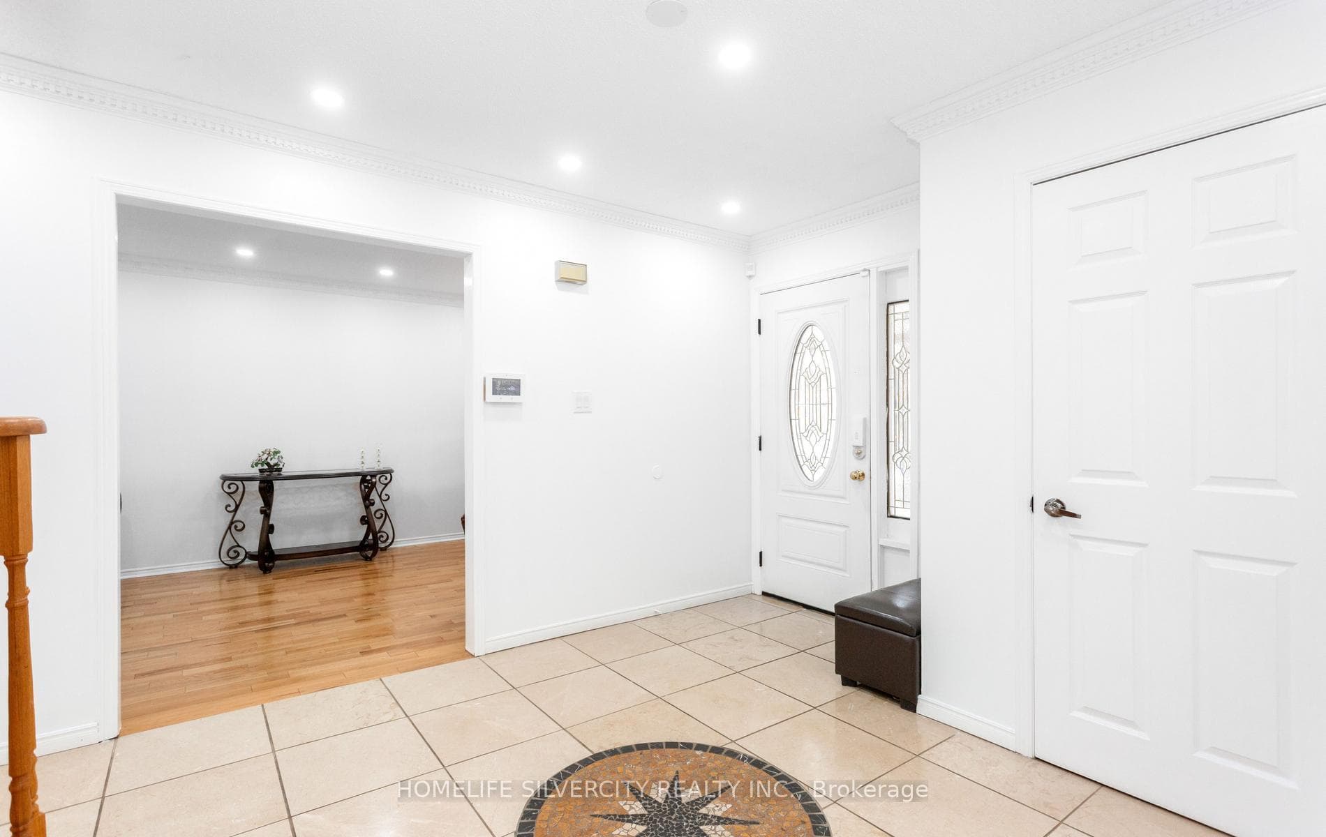 303 Hickory Circle photo 7