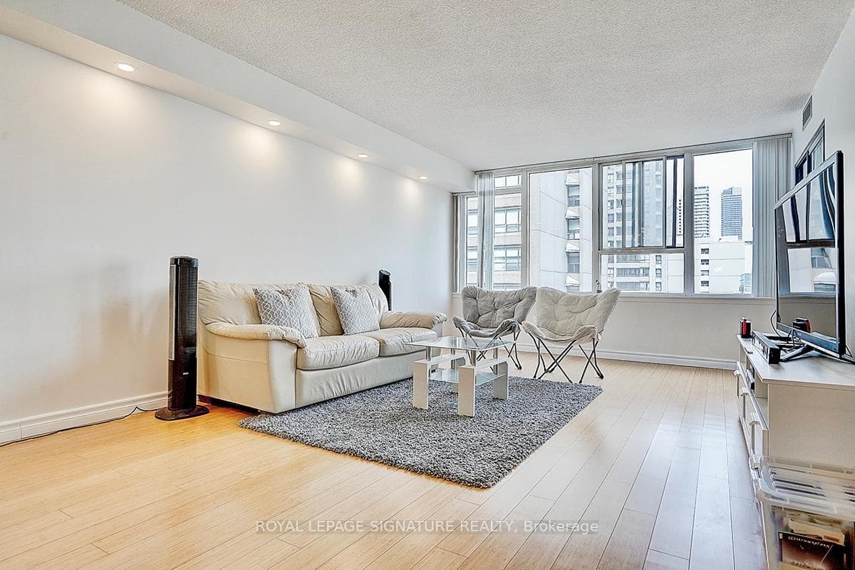 45 Carlton Street Unit 1209 photo 5