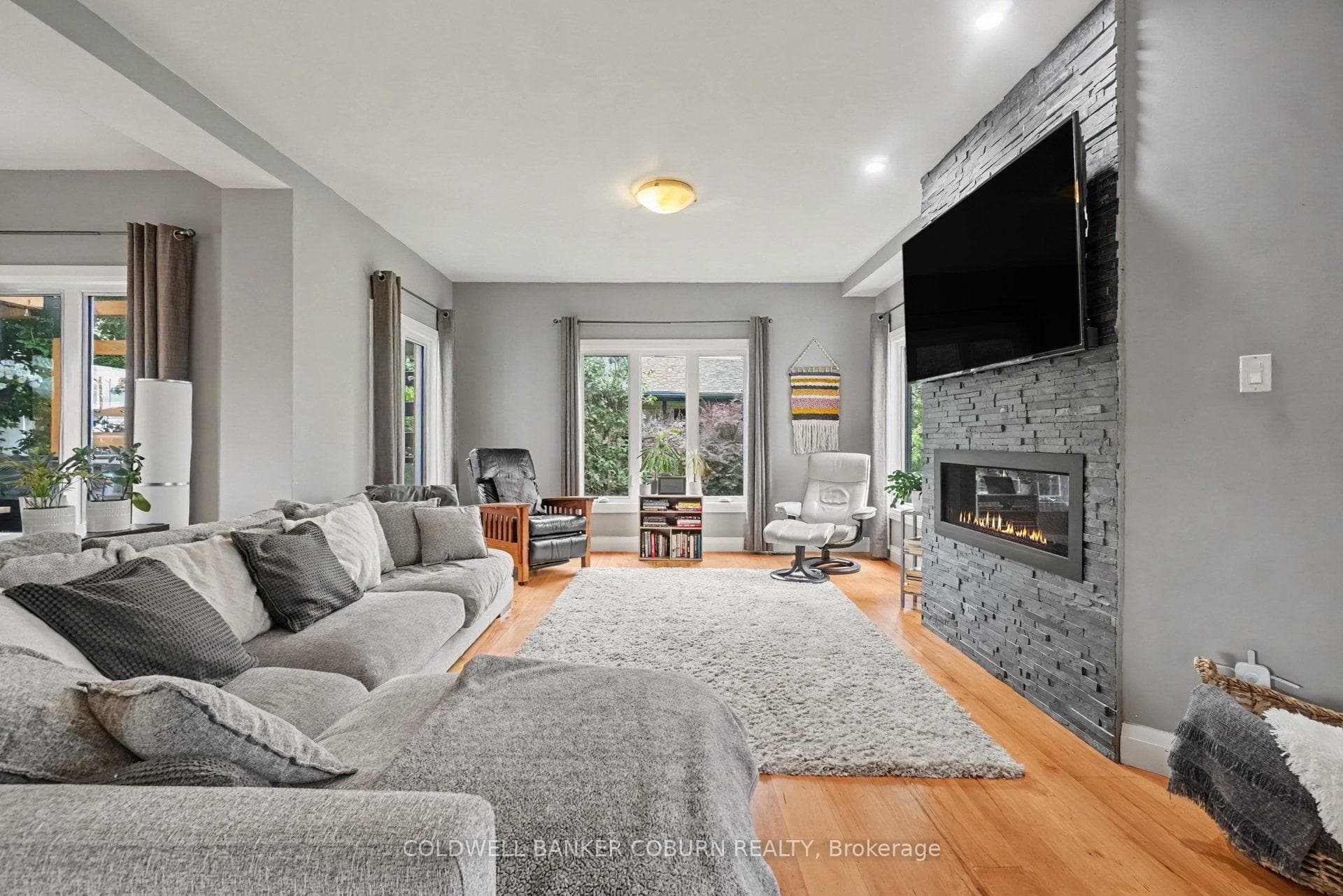 88 Tabitha Crescent photo 7