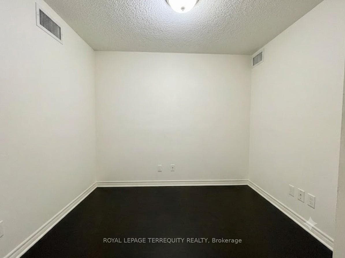 Separate Den