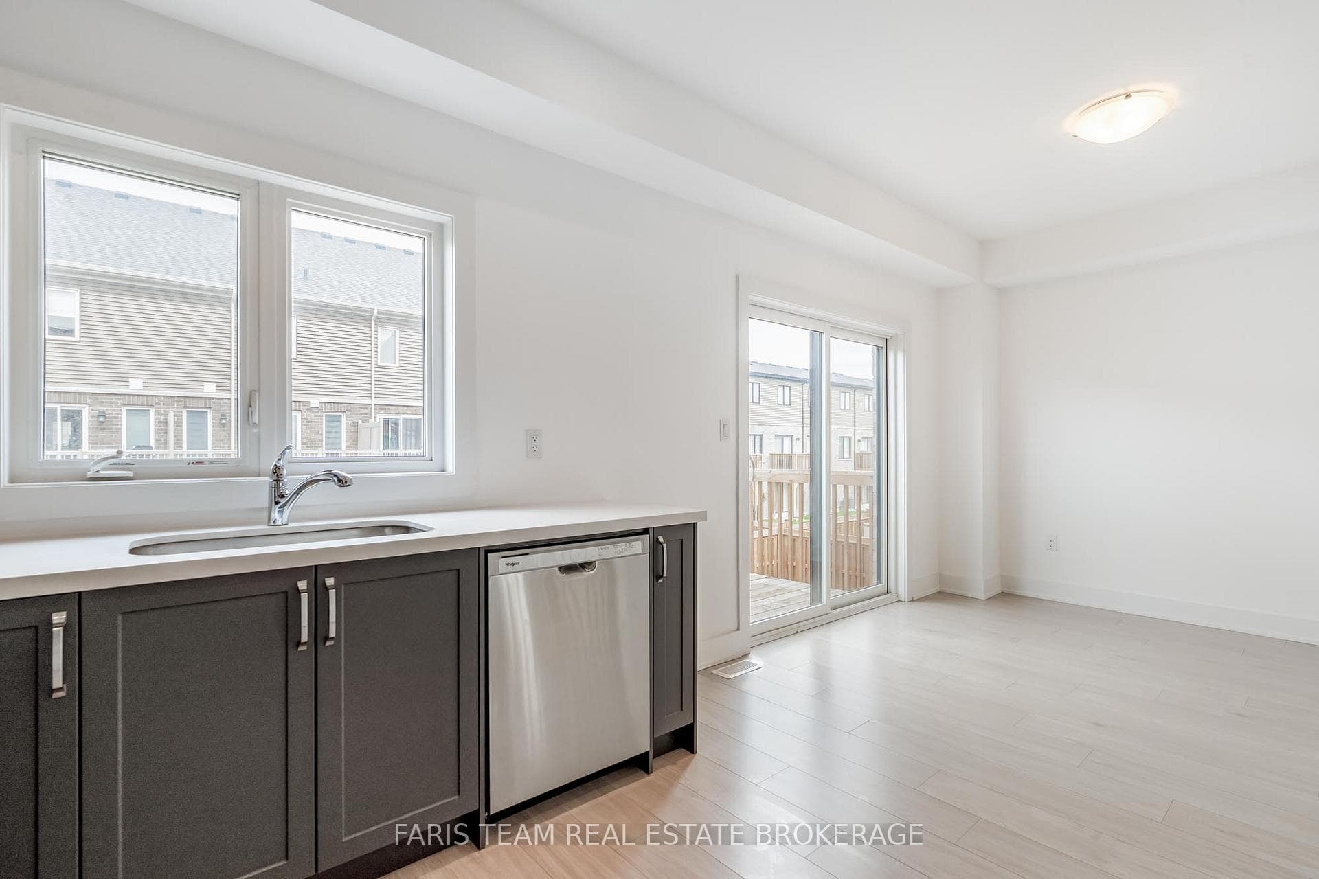 53 Harvest Crescent photo 11