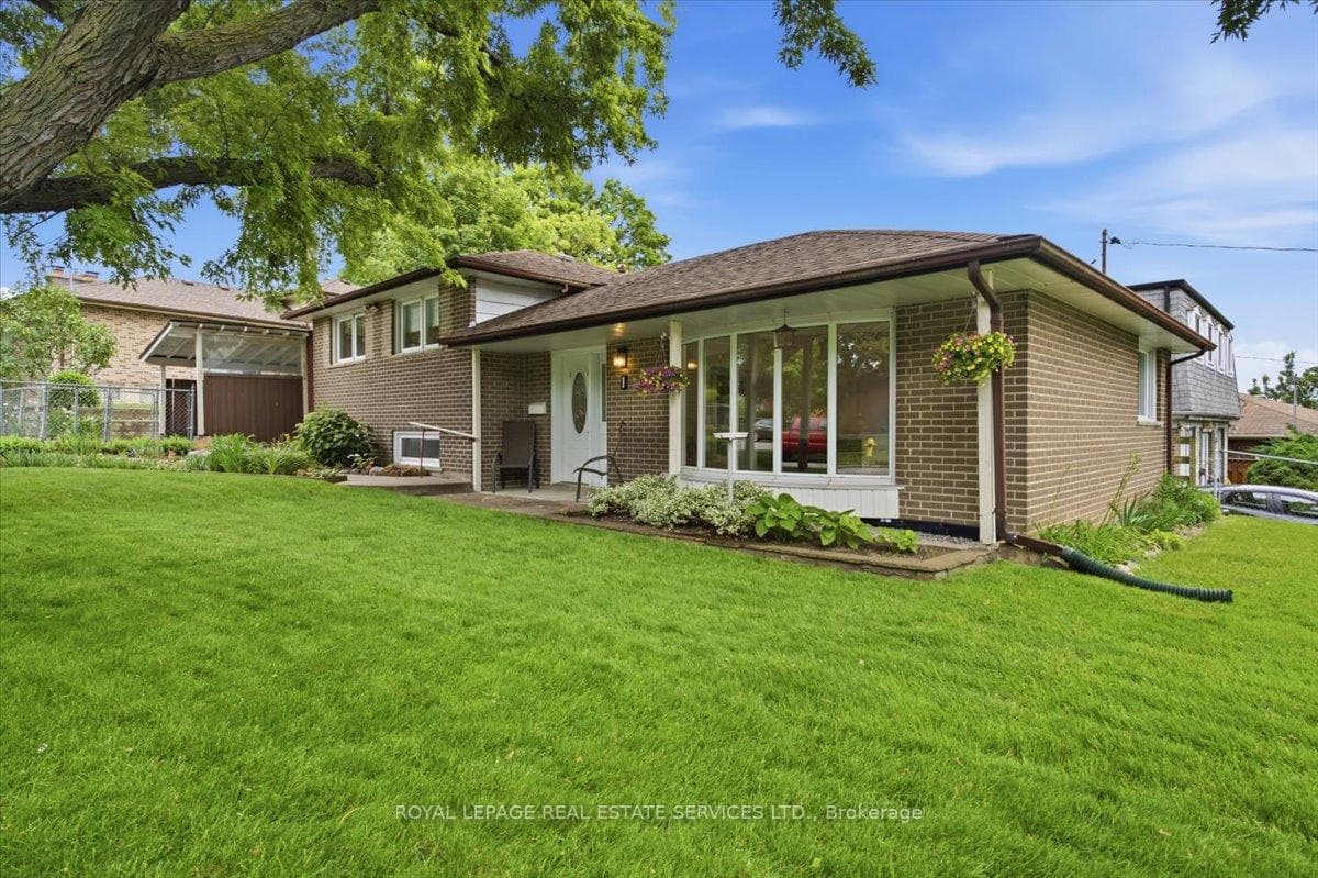 1 Rosegrove Place photo 21