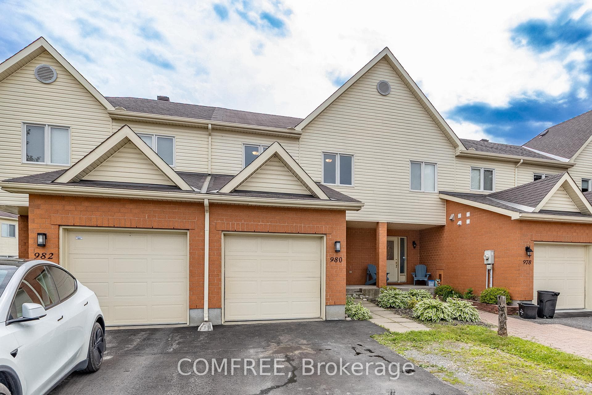980 Heritage Drive photo 1