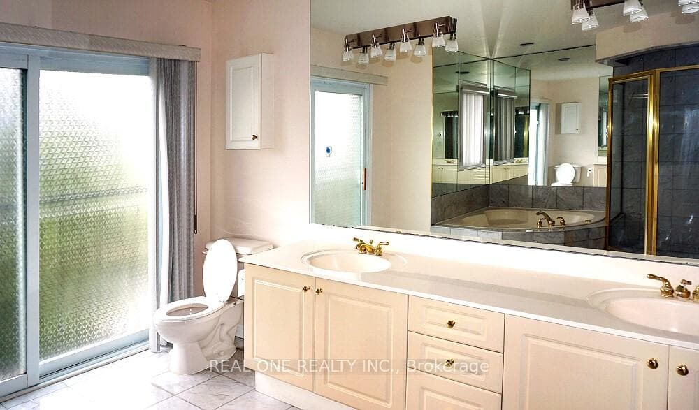 29 Rosebank Drive Unit 105 photo 14