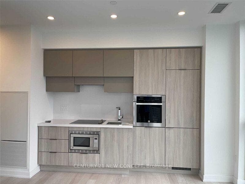 39 Roehampton Avenue Unit 2103 photo 13