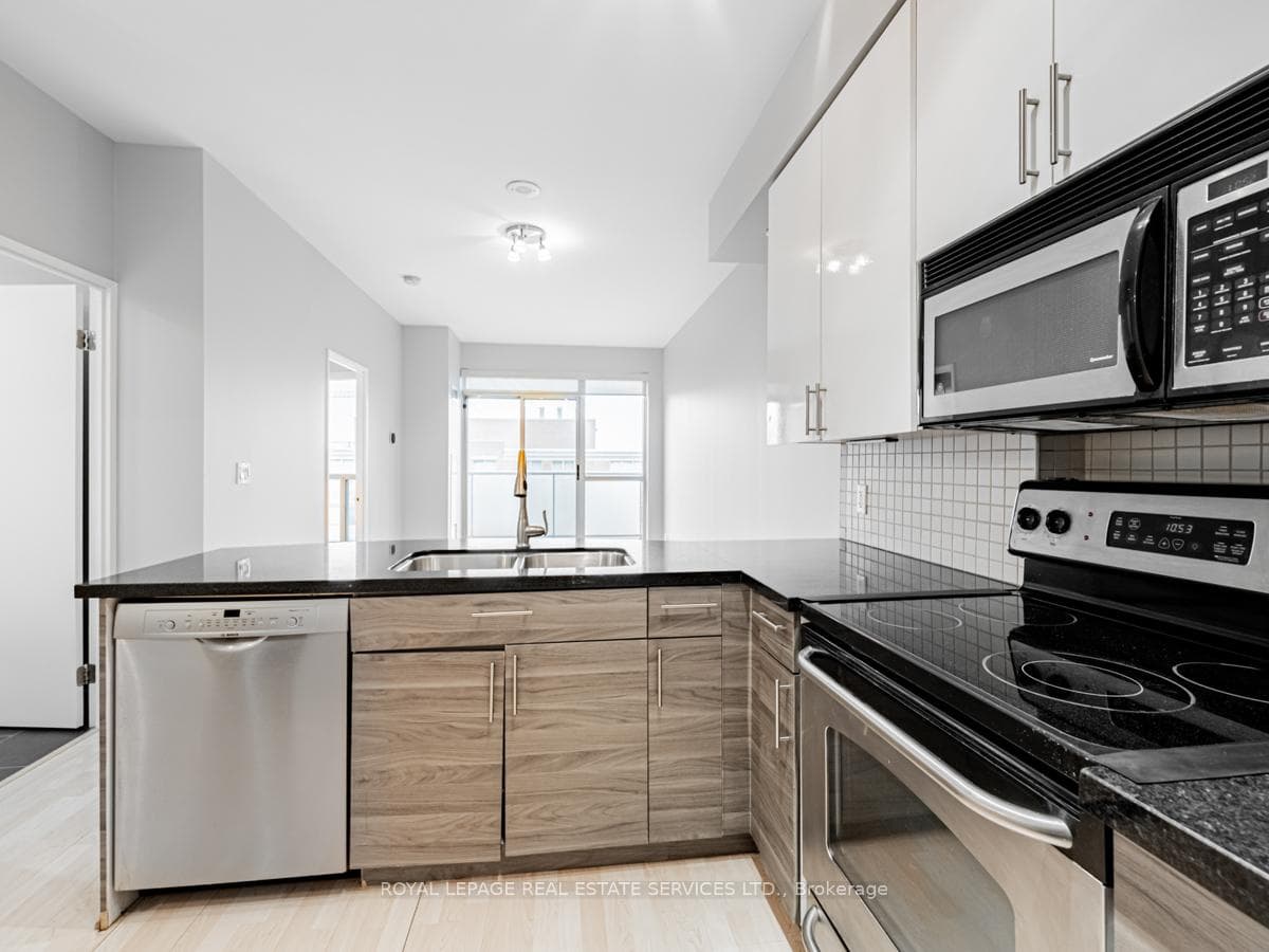 1005 King Street Unit 916 photo 8