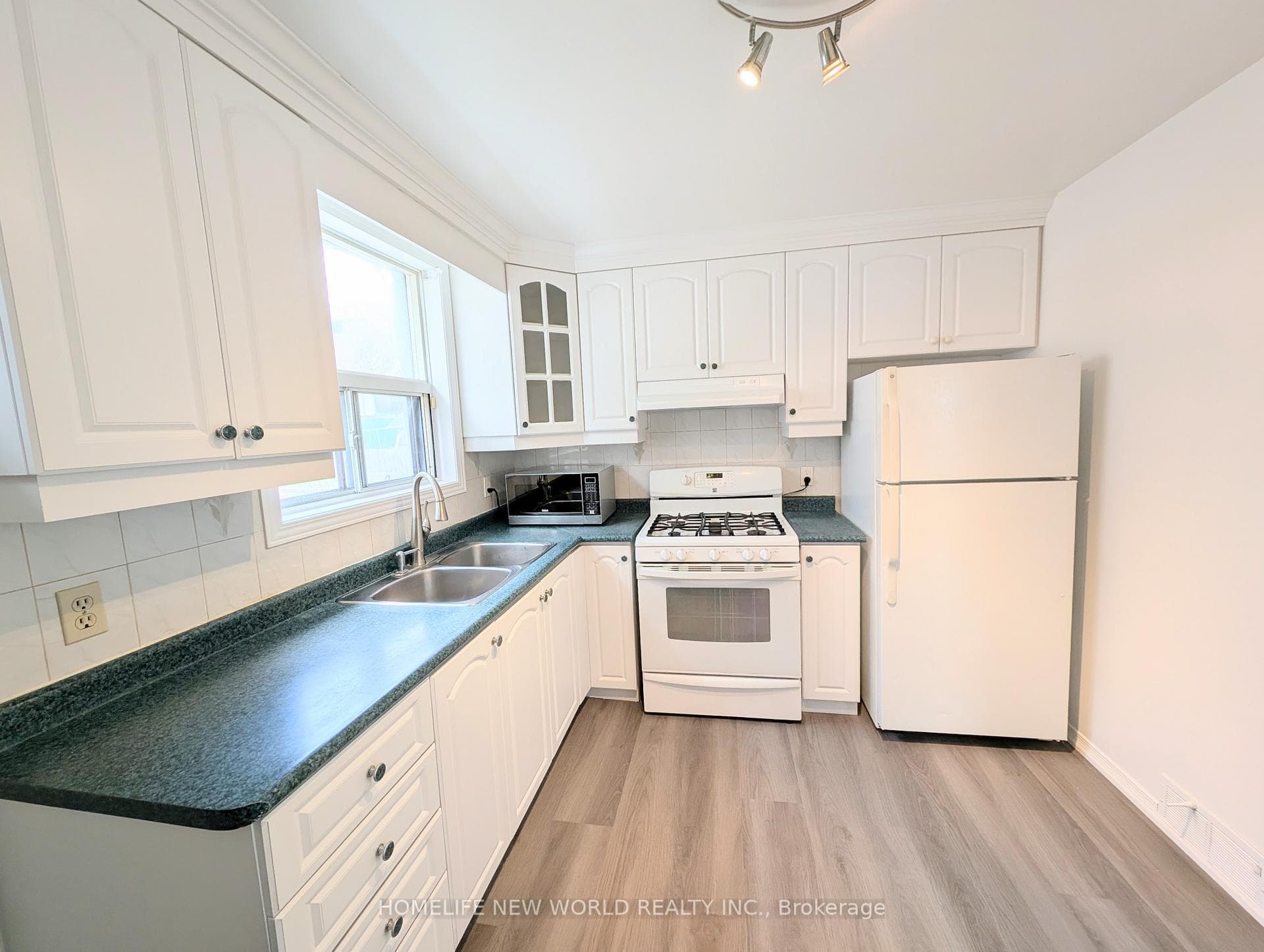 53 Dunraven Drive photo 11