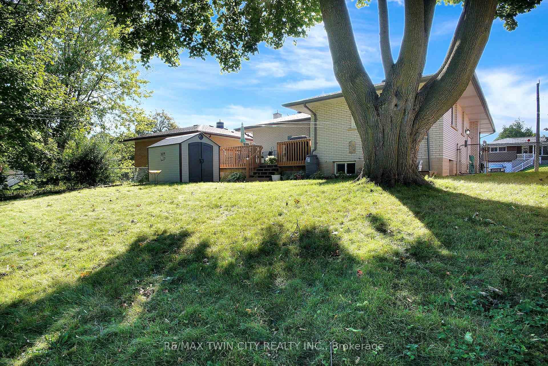 11 Duncairn Avenue photo 37