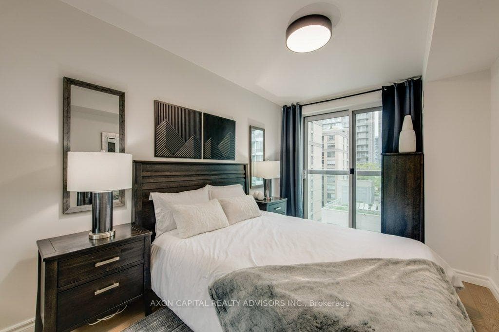 168 Simcoe Street Unit 1513 photo 30