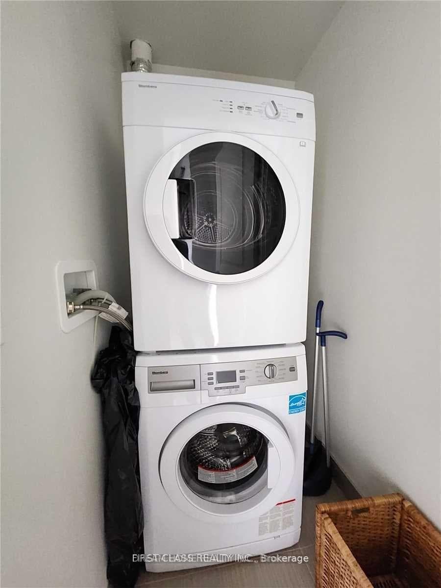 8081 Birchmount Road Unit J802 photo 9