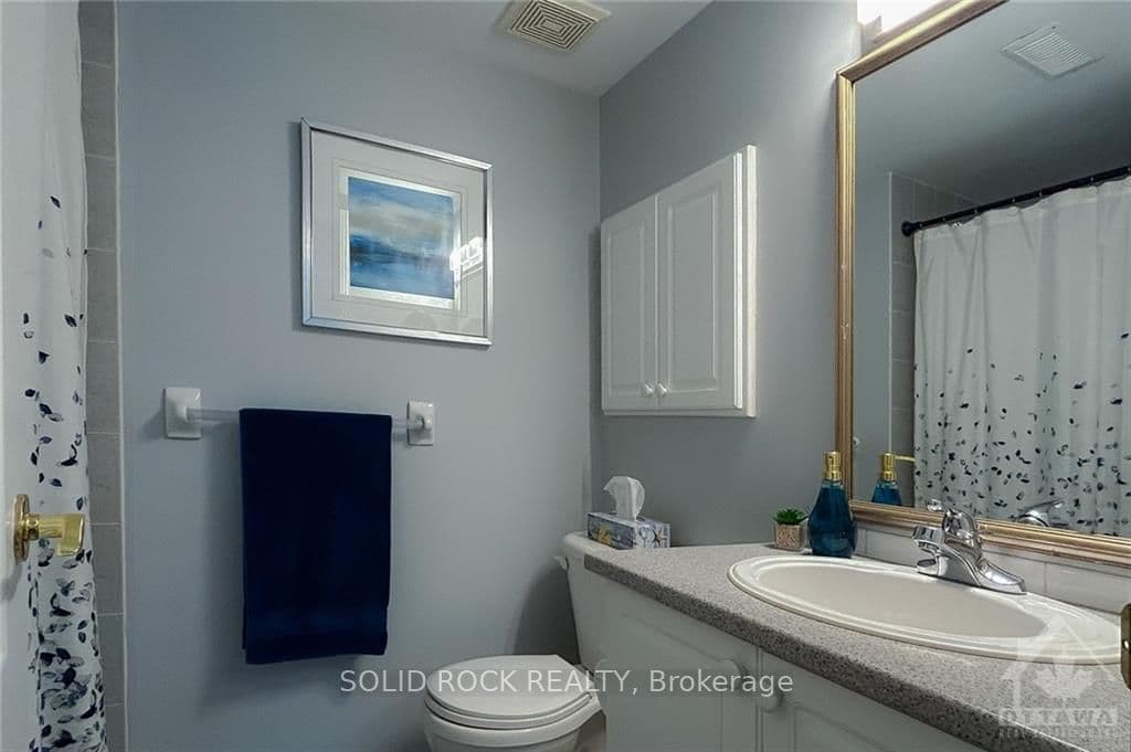 240 CRESTHAVEN Drive photo 16