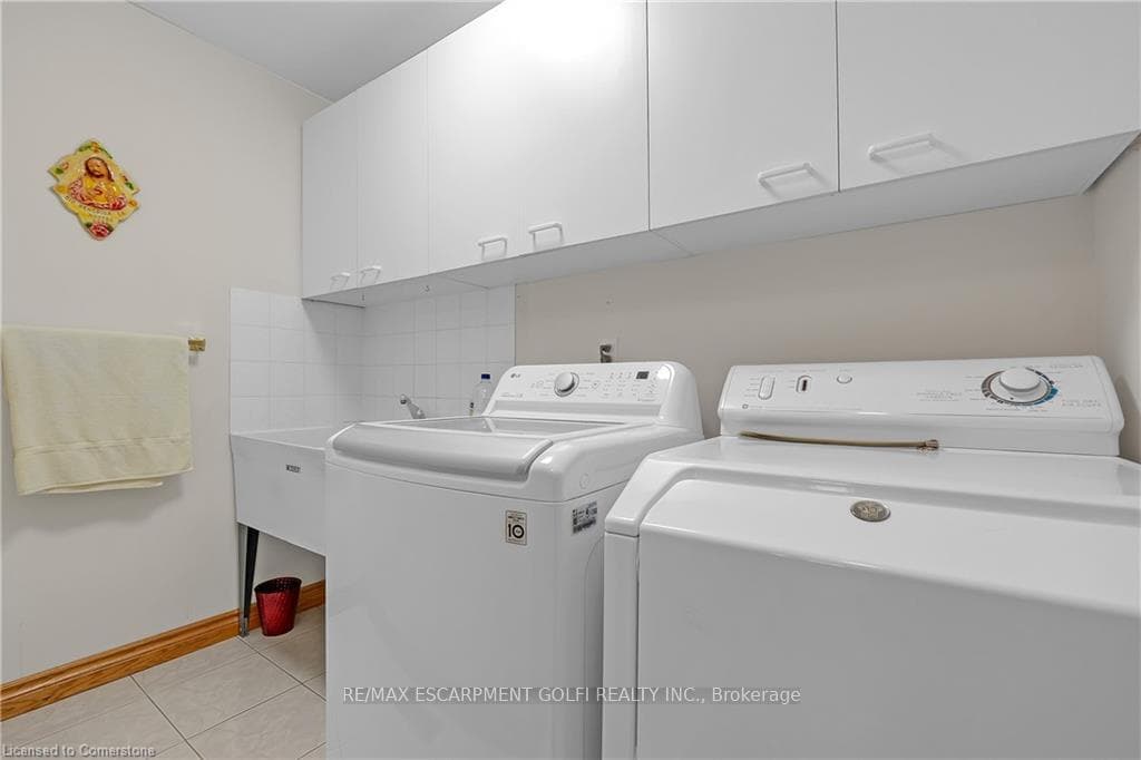 10 Embassy Drive photo 17