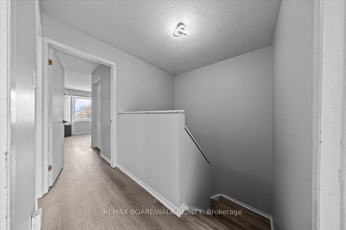 294 Valade Crescent photo 16