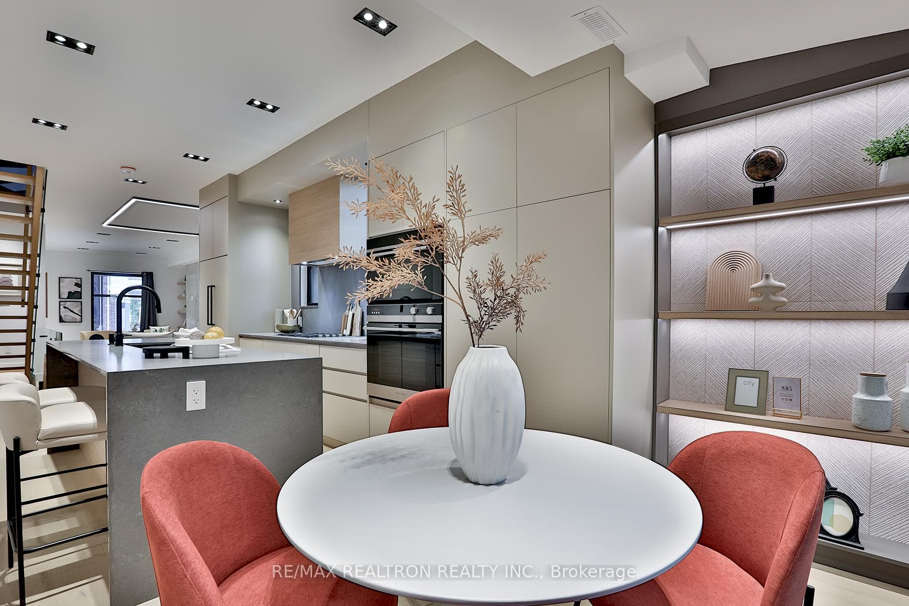40 Salisbury Avenue photo 16