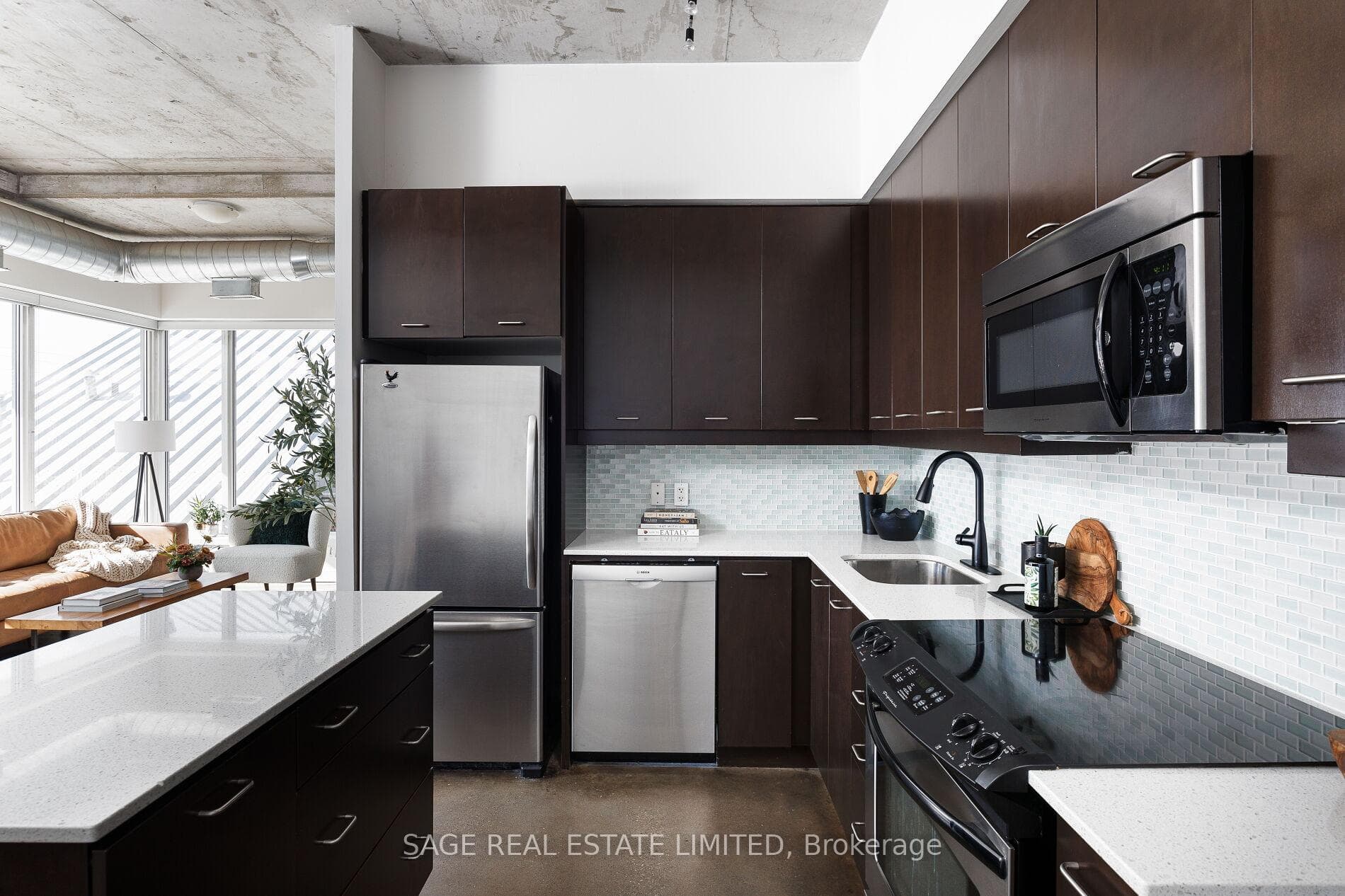 201 Carlaw Avenue Unit 313 photo 9