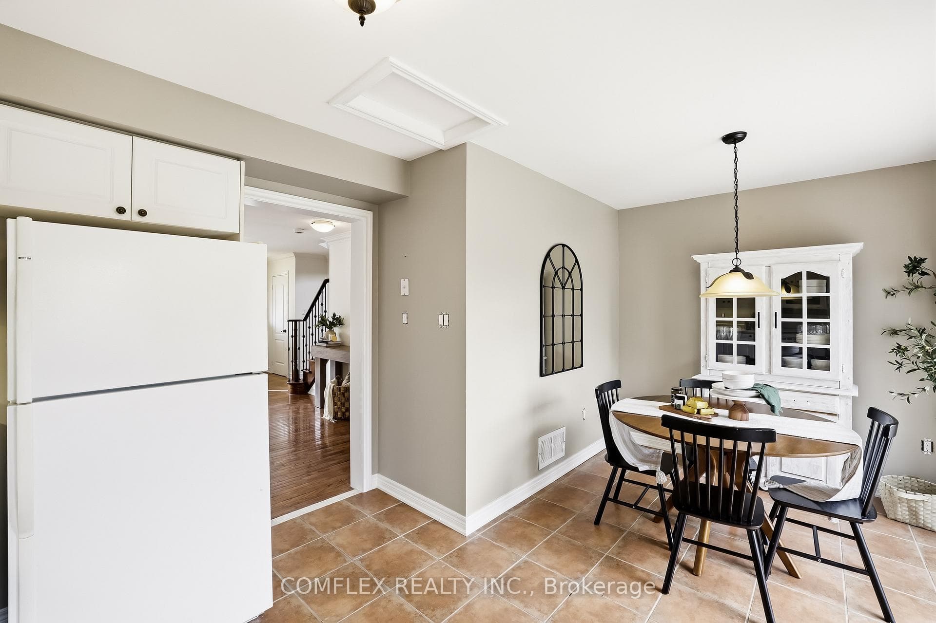 2 Armitage Crescent photo 17