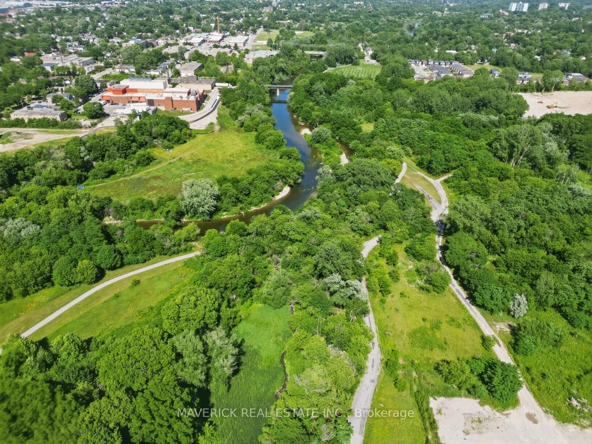 226 Grand Avenue photo 47