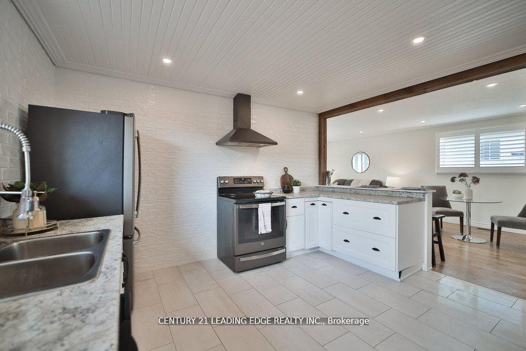 3 Crombie Place photo 23