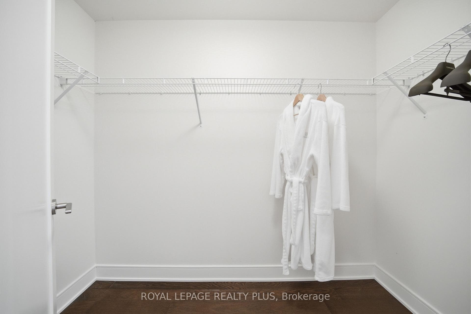 1575 Lakeshore Road Unit 117 photo 21