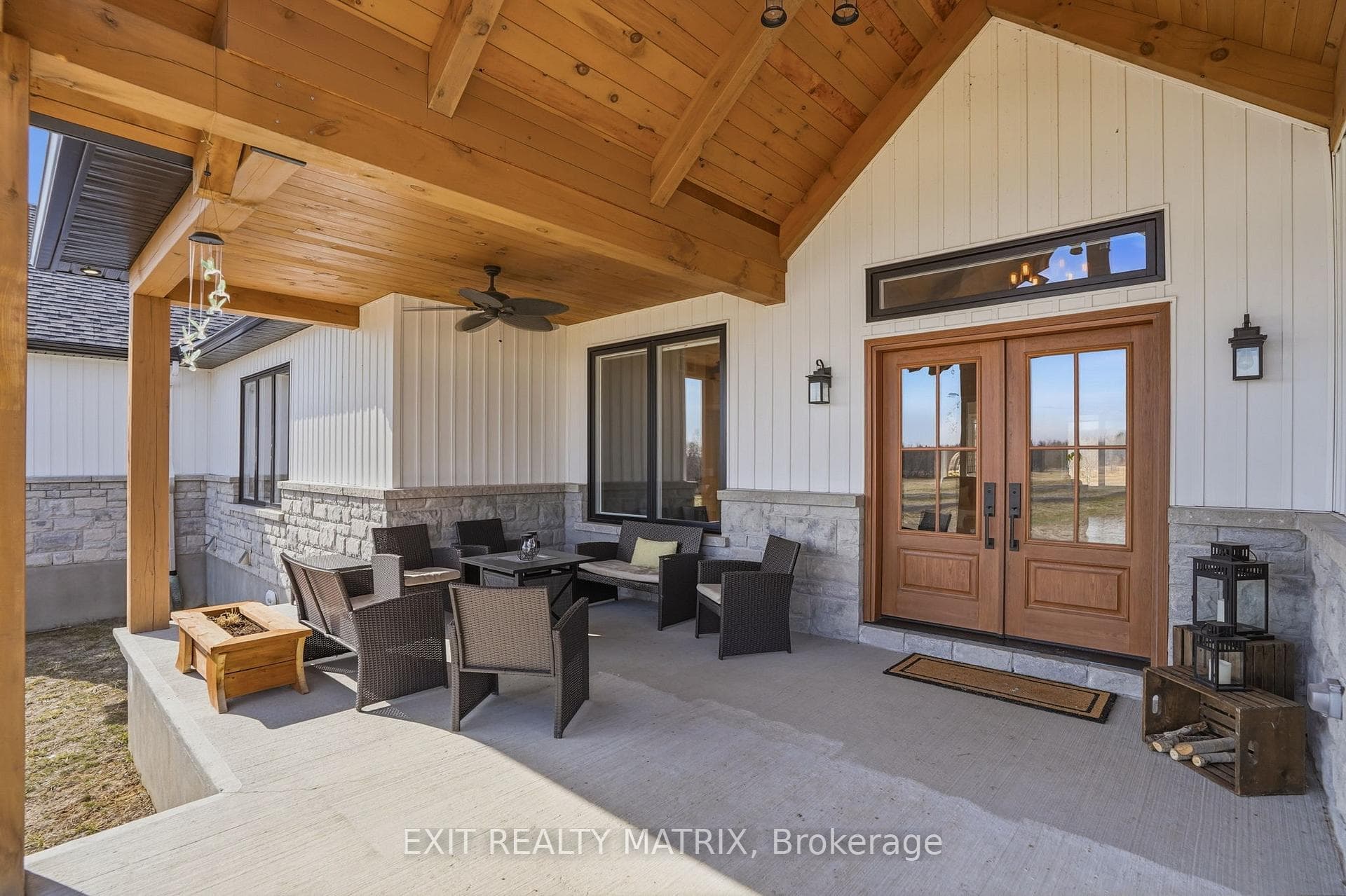 1584 Calypso Street photo 3