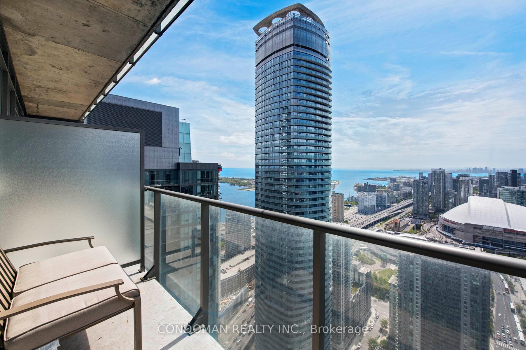65 Bremner Boulevard Unit 5102 photo 17