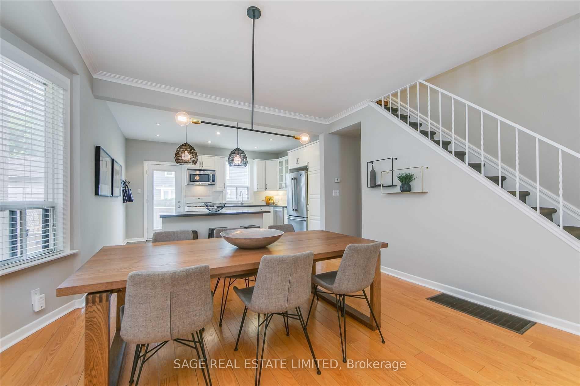 346 Leslie Street photo 11