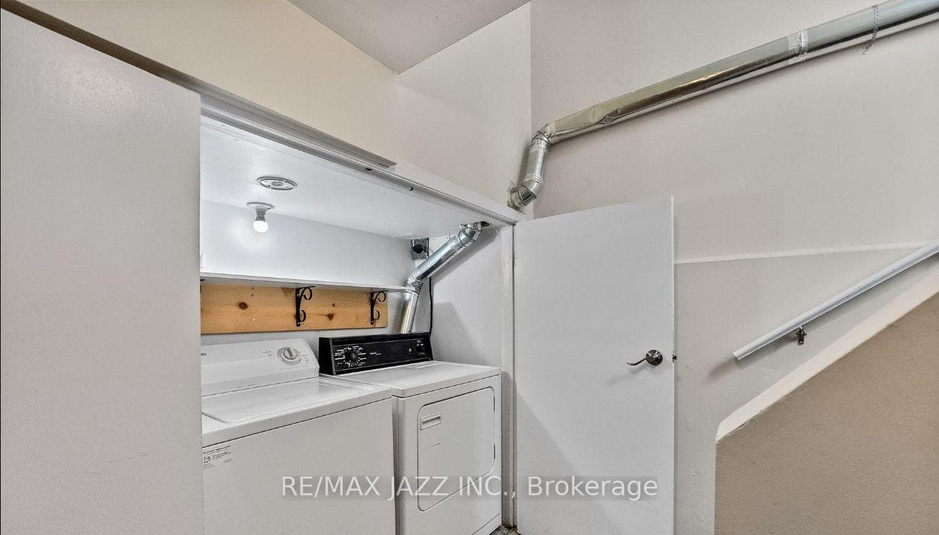 357 Dovedale Drive Unit Lower photo 10