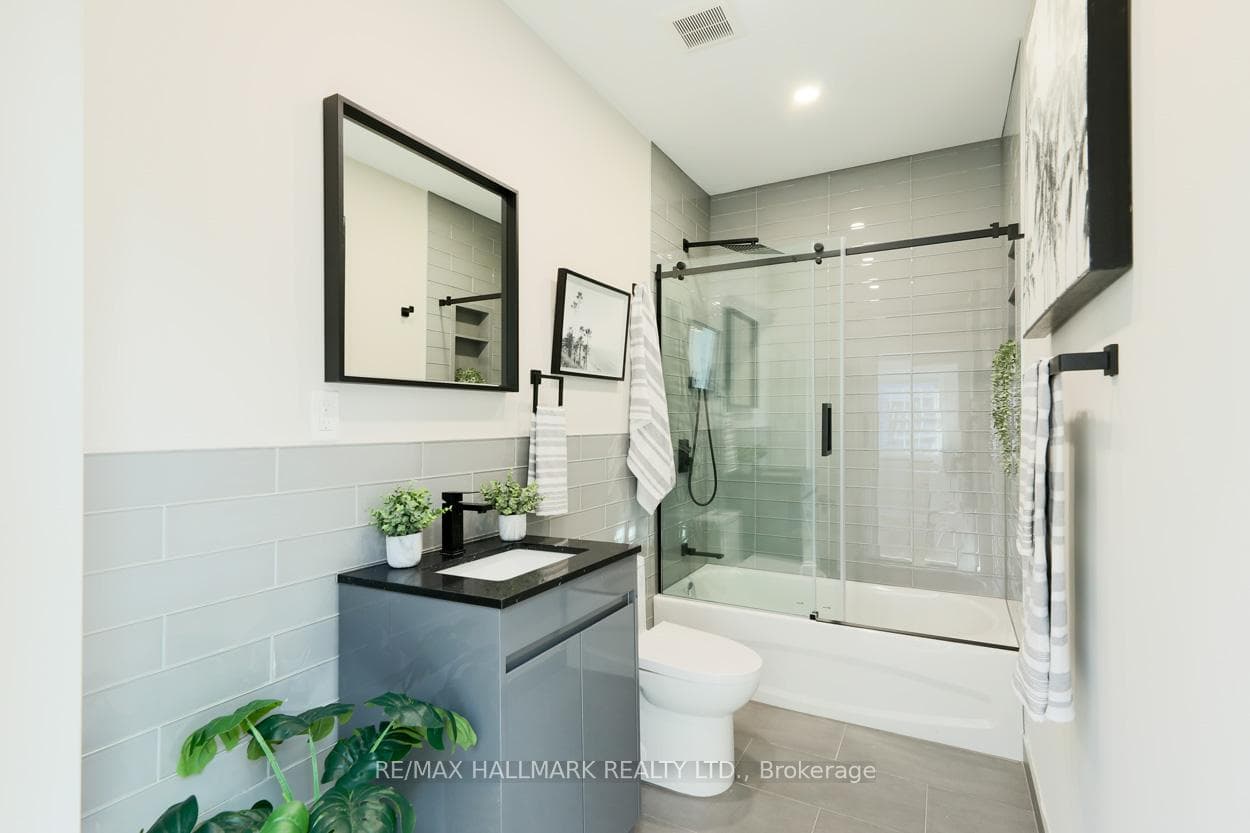 Main Floor 4pc Washroom