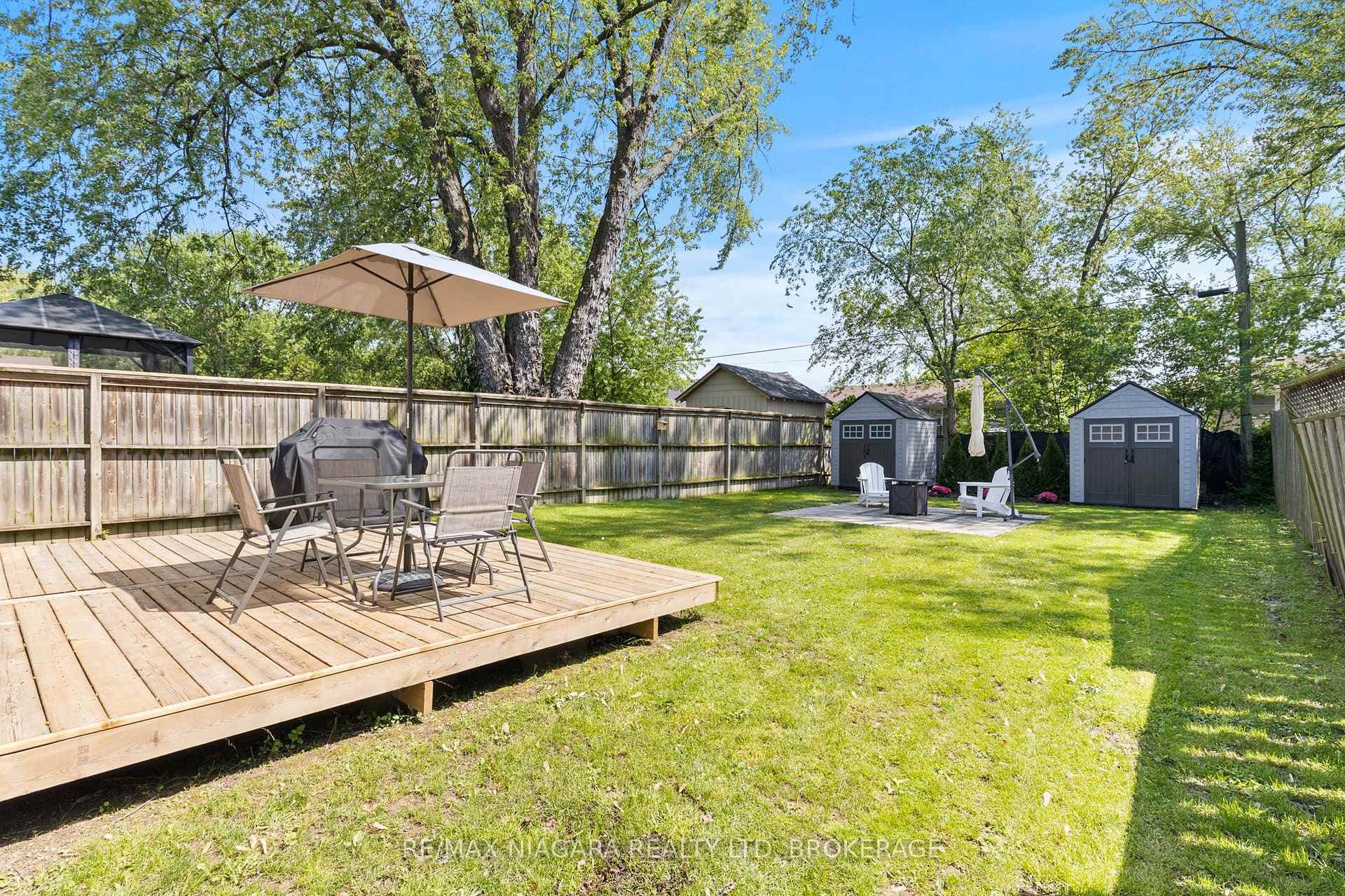 38 ALEXANDRA Boulevard photo 26