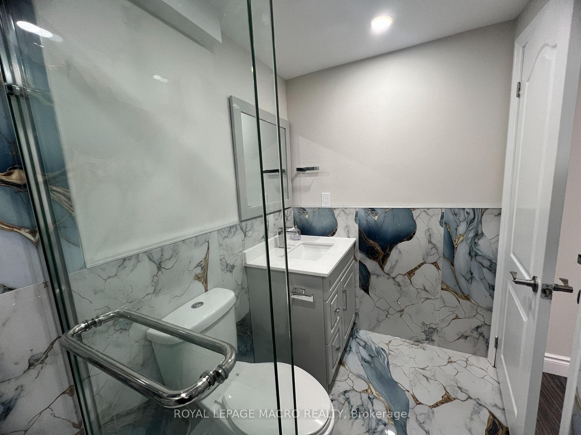 83 Cittadella Boulevard Unit LOWER photo 18