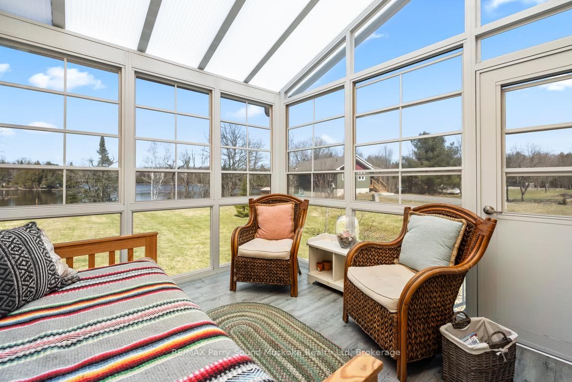 Extend your outdoor enjoyment w screened sunroom