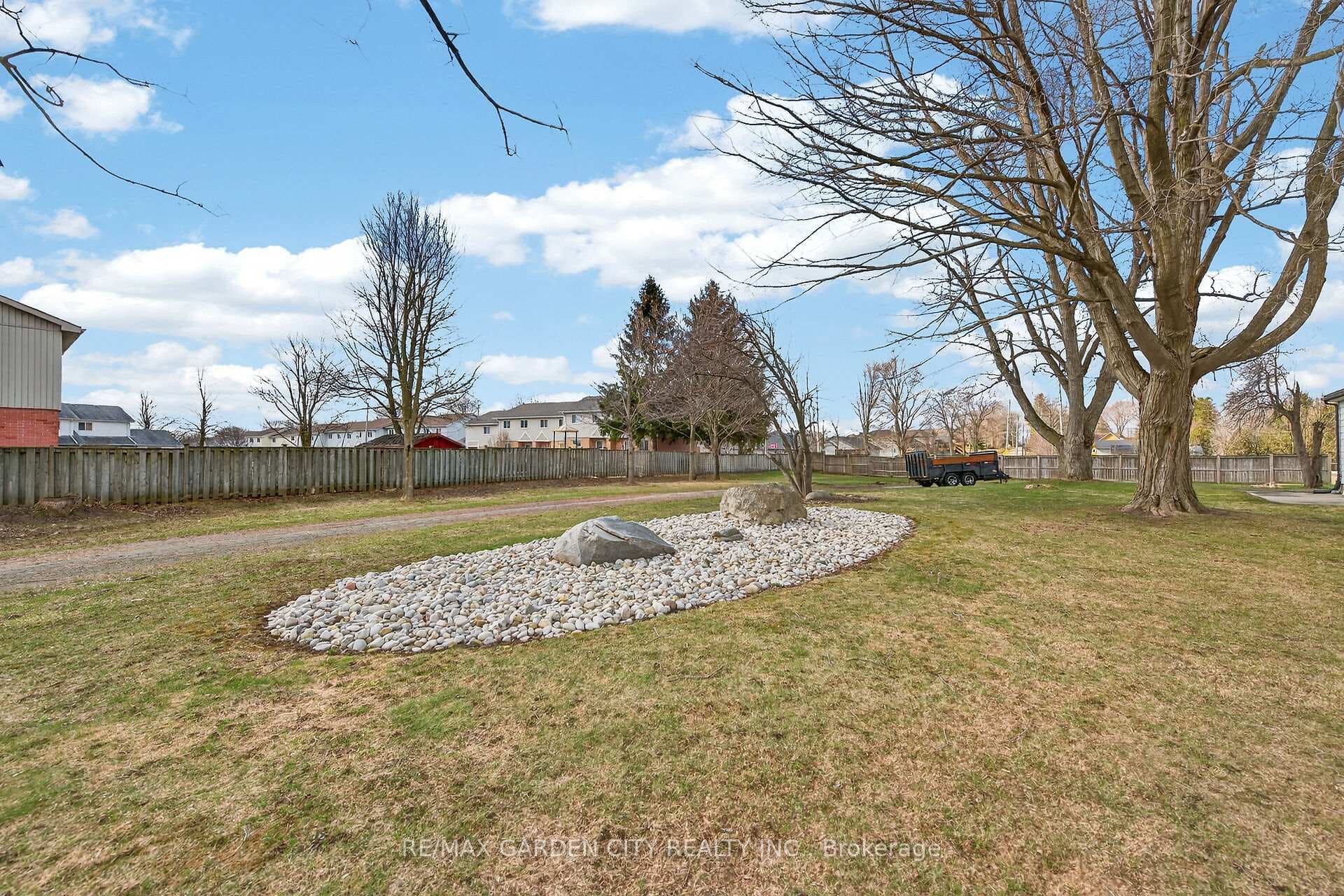 407 Bell Street photo 25