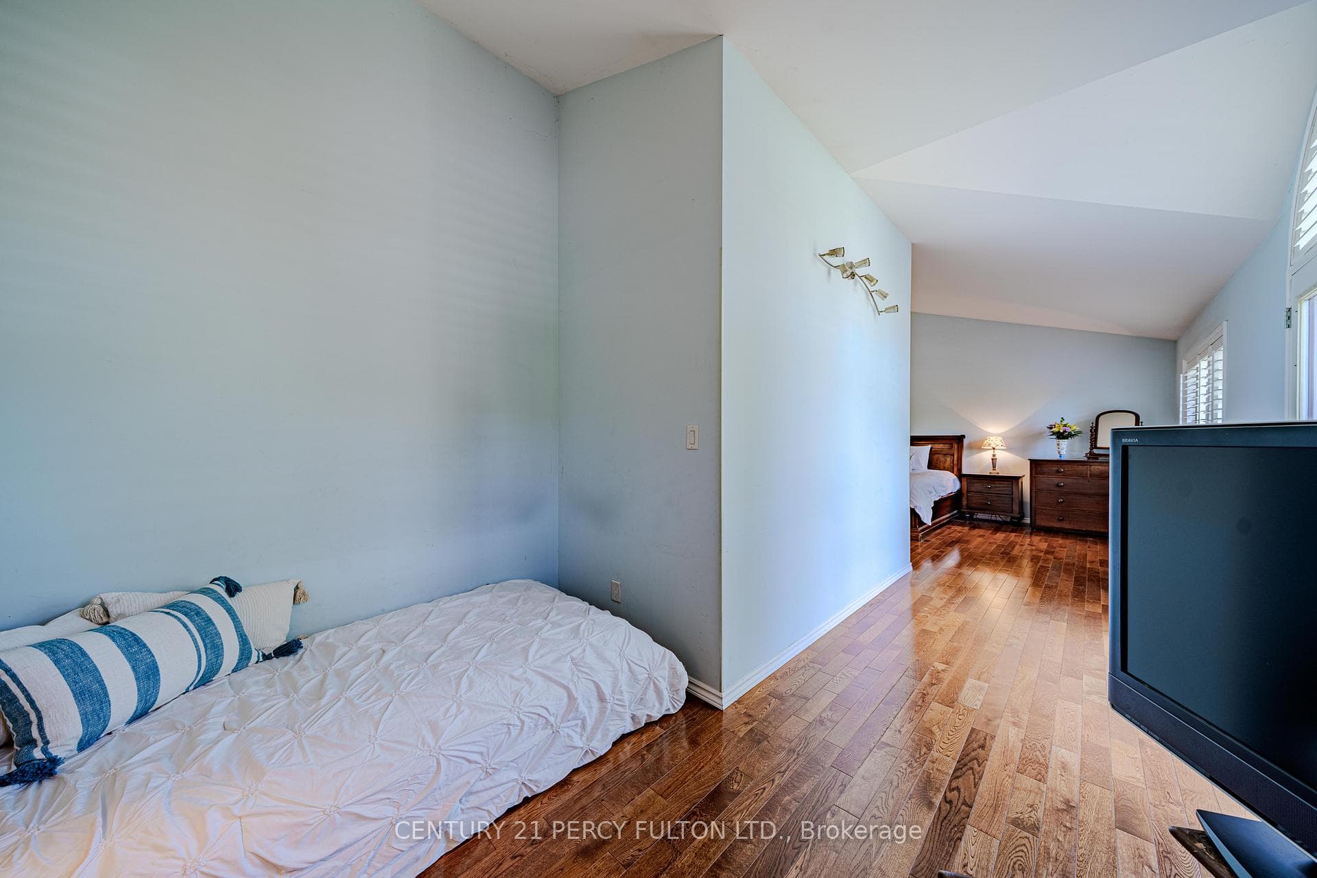 30 Willowgate Dr - primary bedroom