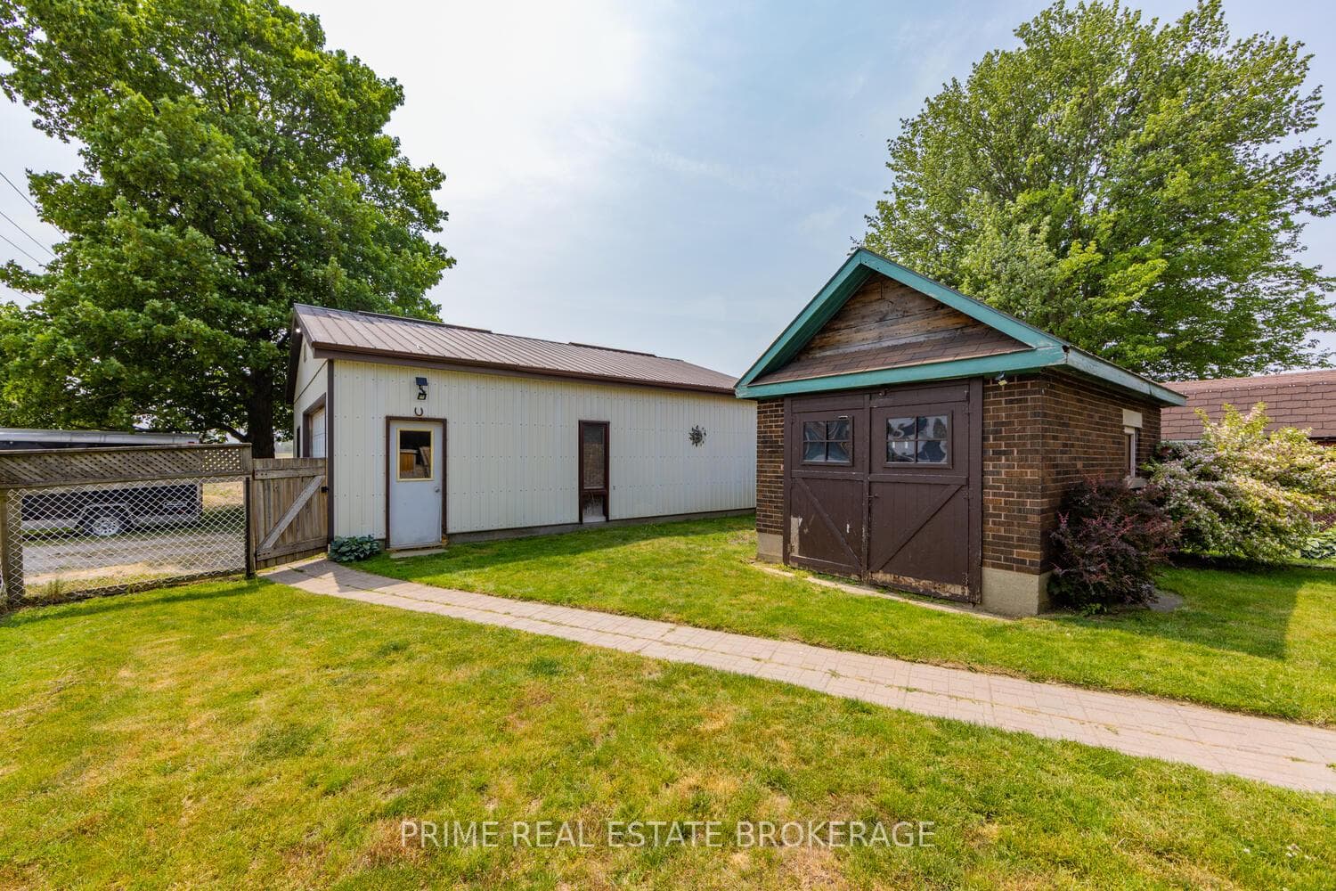 22461 Dundonald Road photo 23