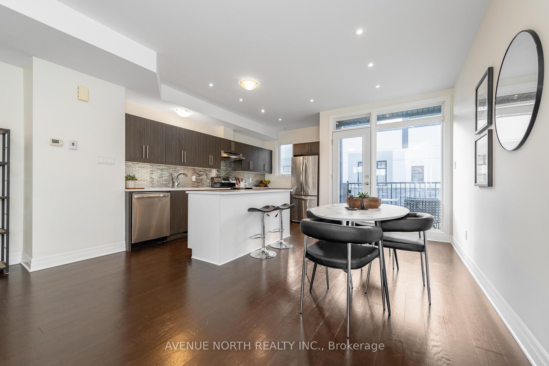 938 Woodroffe Avenue photo 22