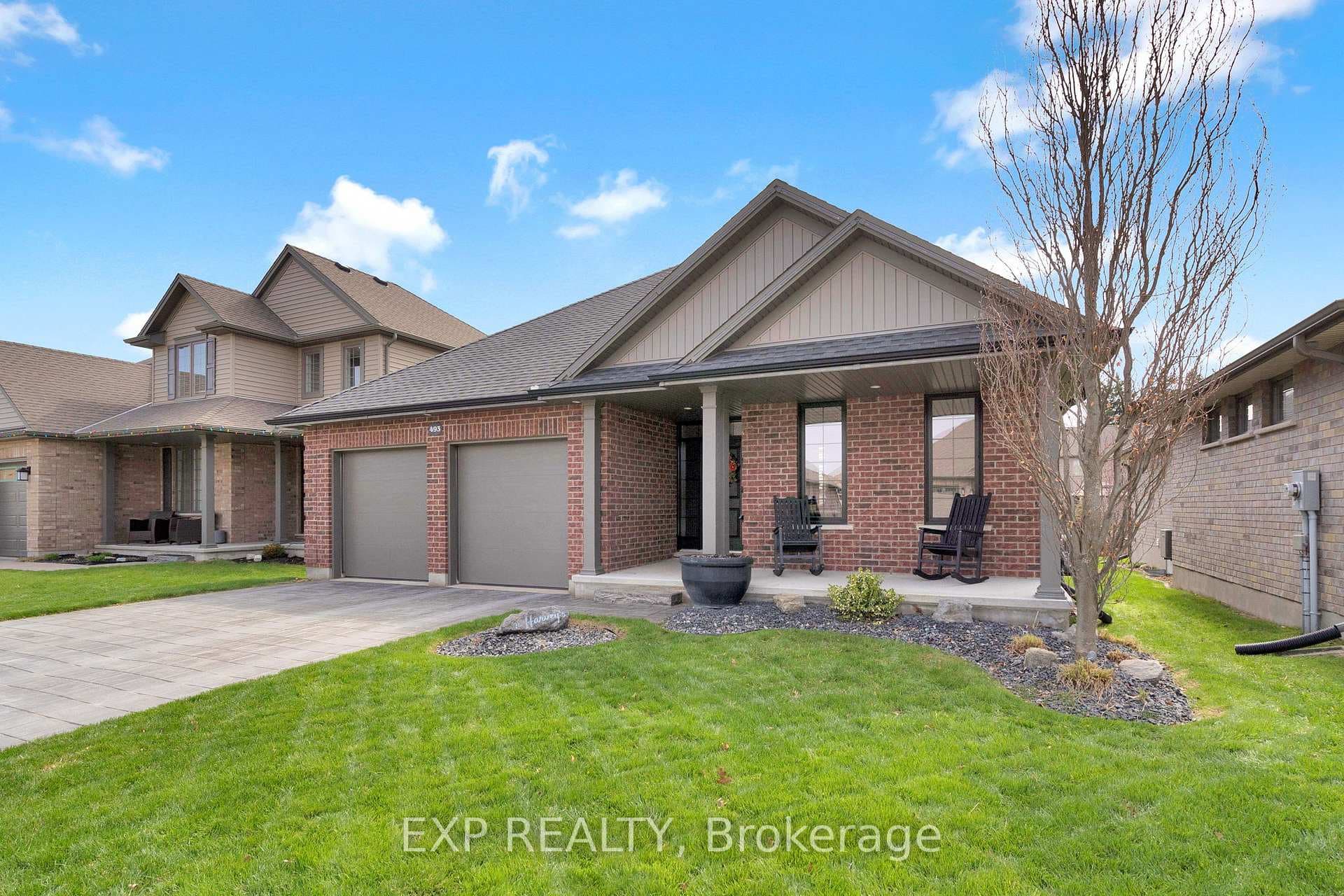 493 Bennett Crescent photo 3
