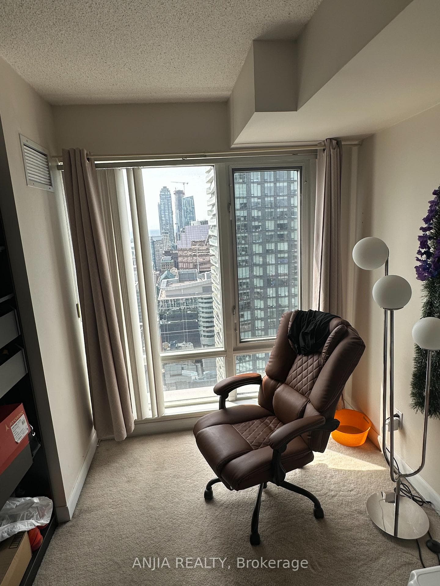 210 Victoria Street Unit 4006 photo 6