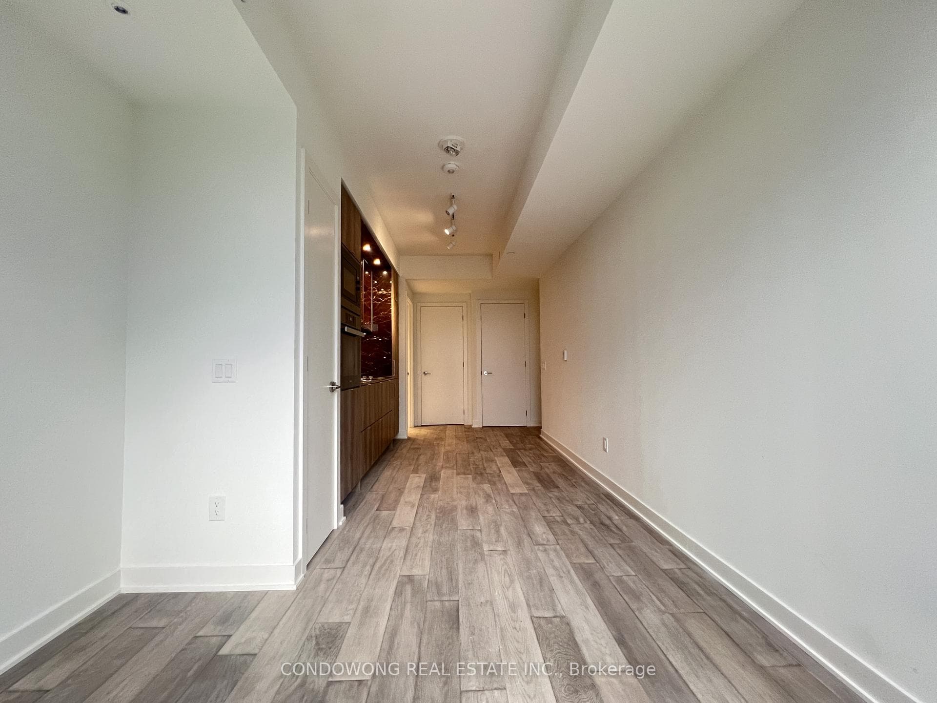 11 Yorkville Avenue Unit 1914 photo 6
