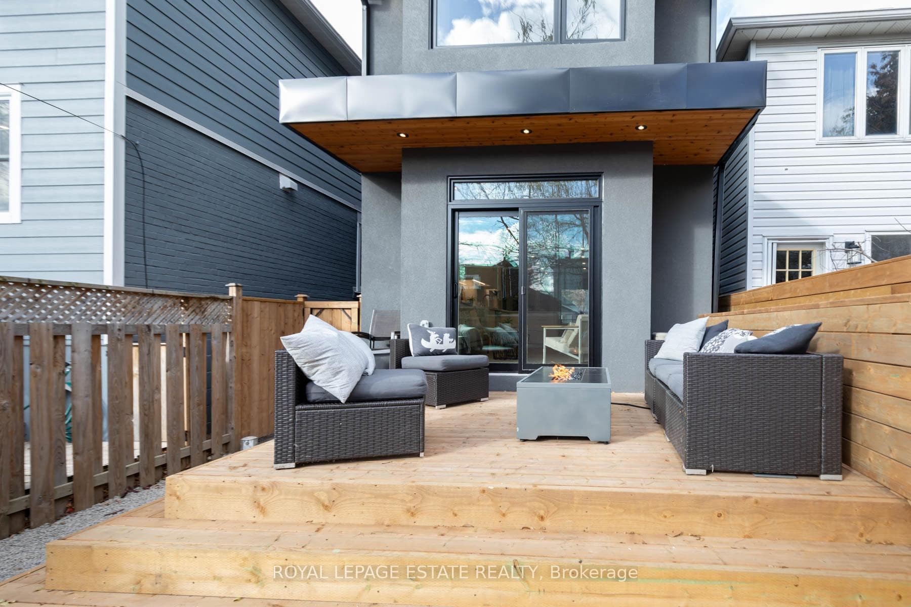 785 Sammon Avenue photo 33