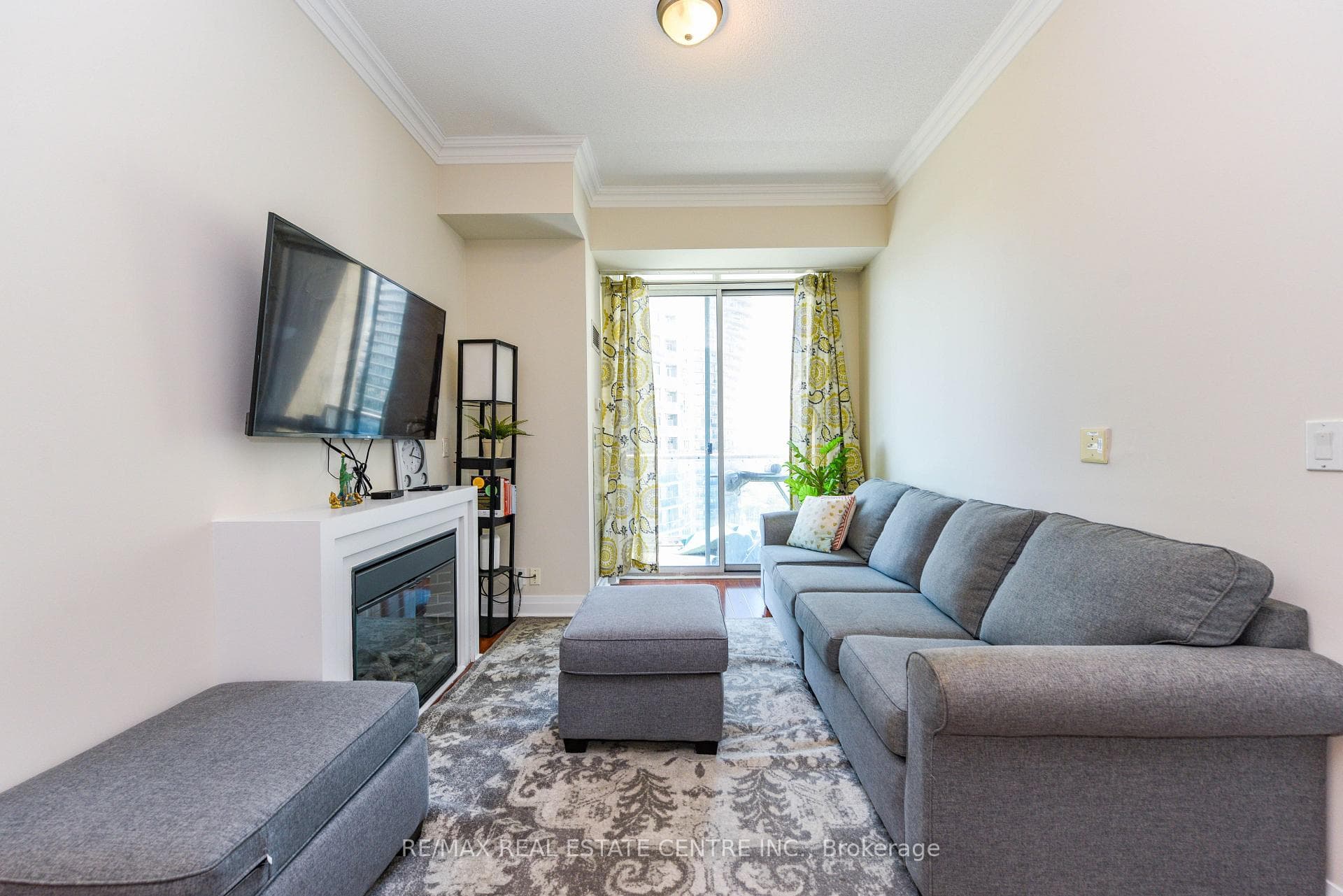 90 Absolute Avenue Unit 2605 photo 11