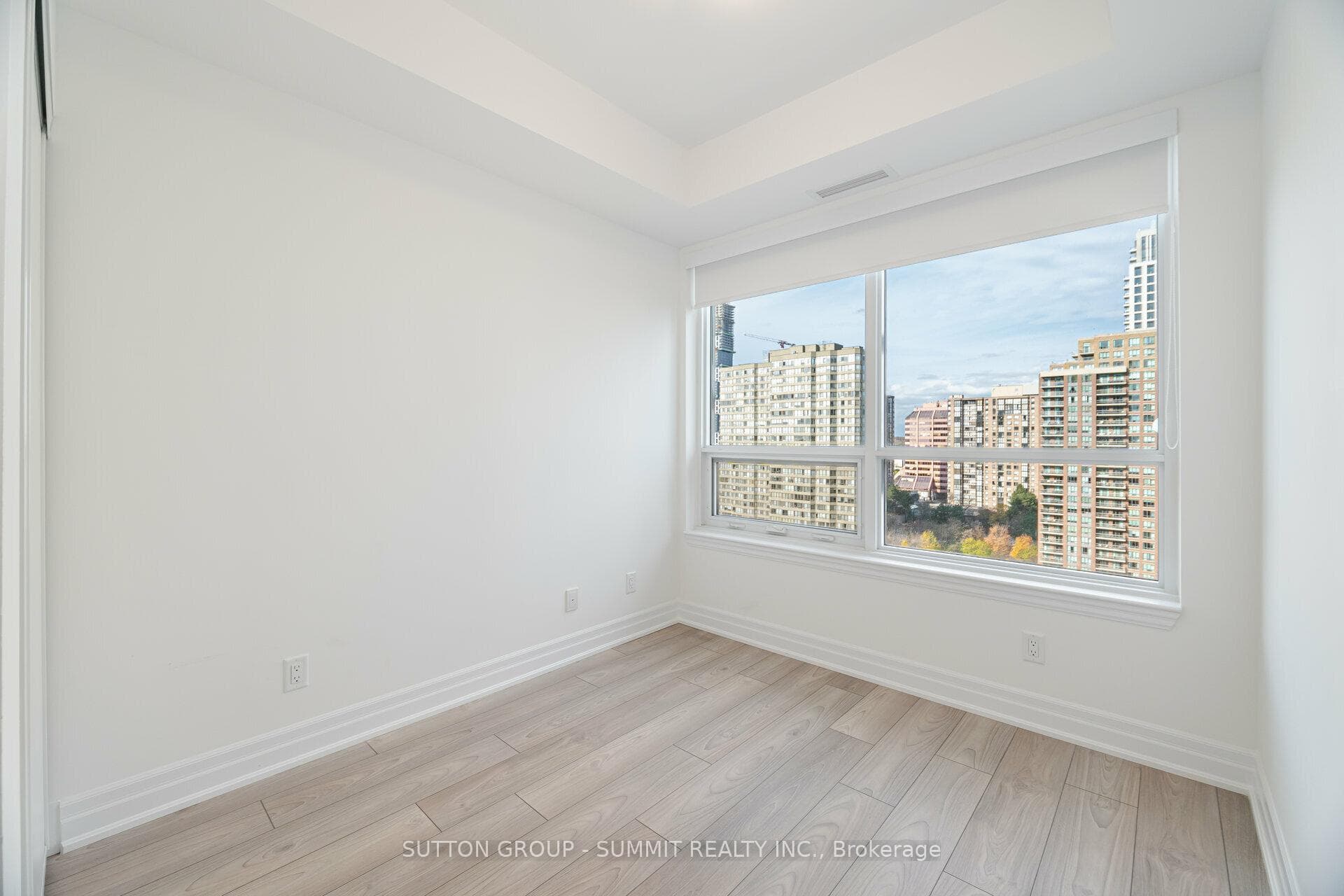 36 Elm Drive Unit 1510 photo 15