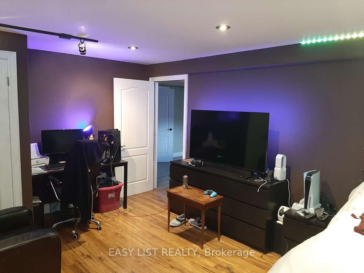92 Walker Road photo 24