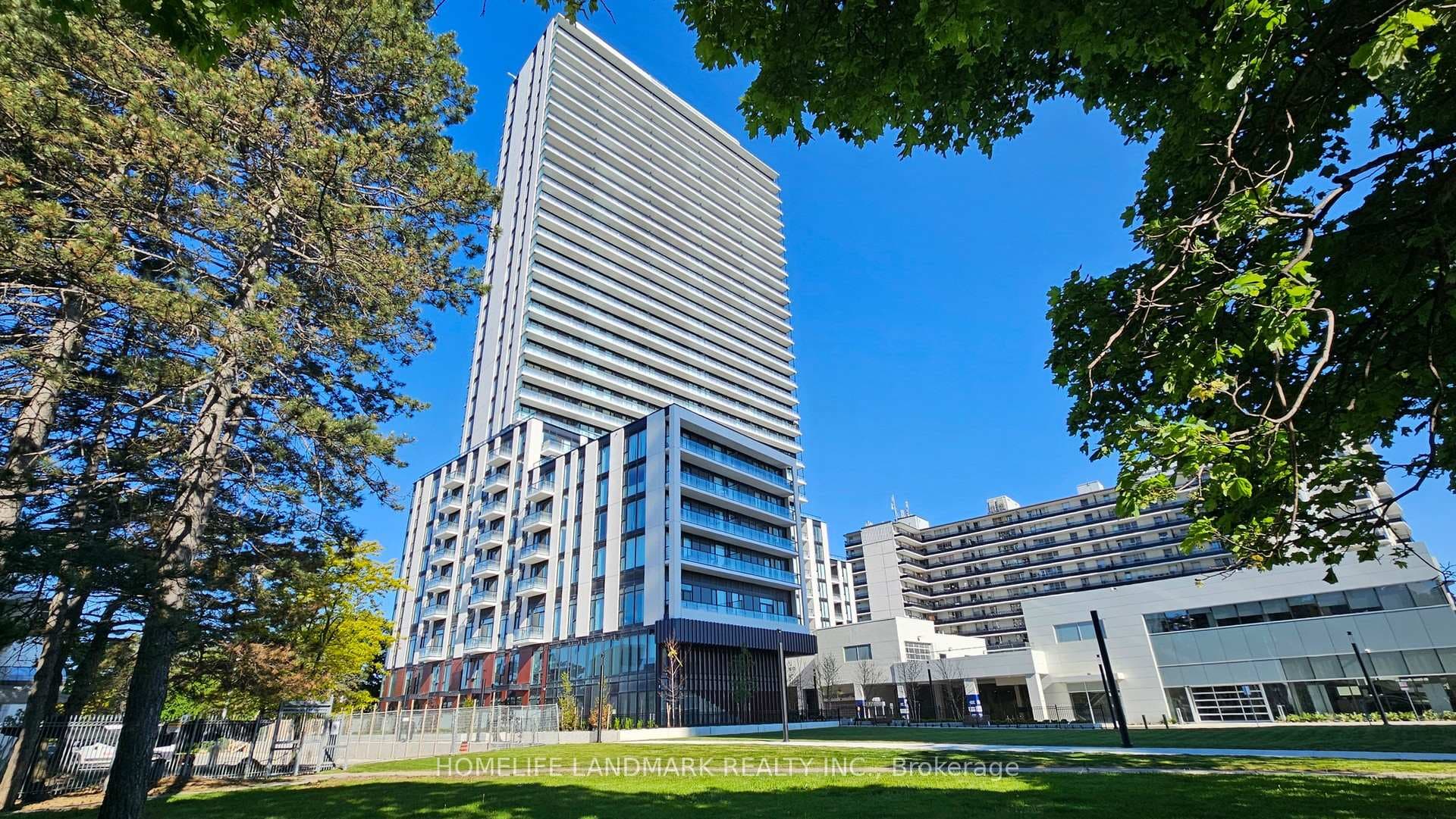 5858 Yonge Street Unit LPH25 photo 1