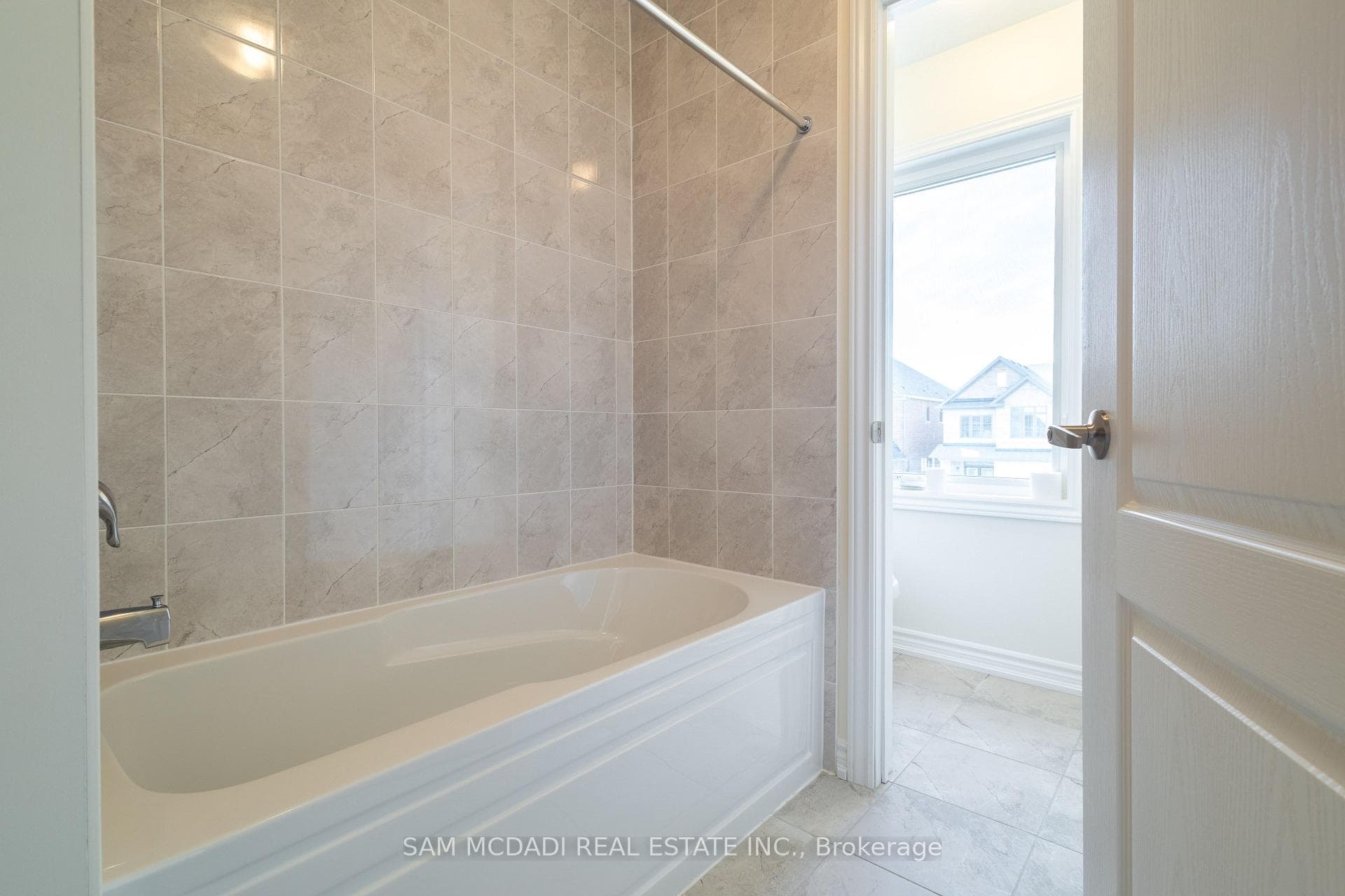 2151 Hallandale Street photo 28