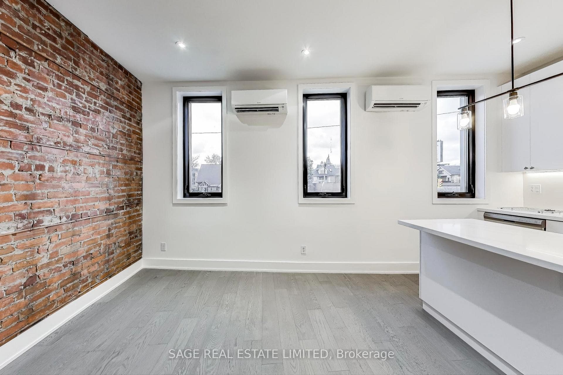 2551 Yonge Street Unit Upper photo 6