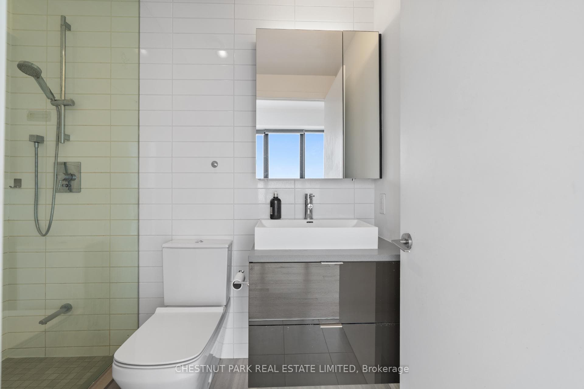 170 Bayview Avenue Unit 1909 photo 18