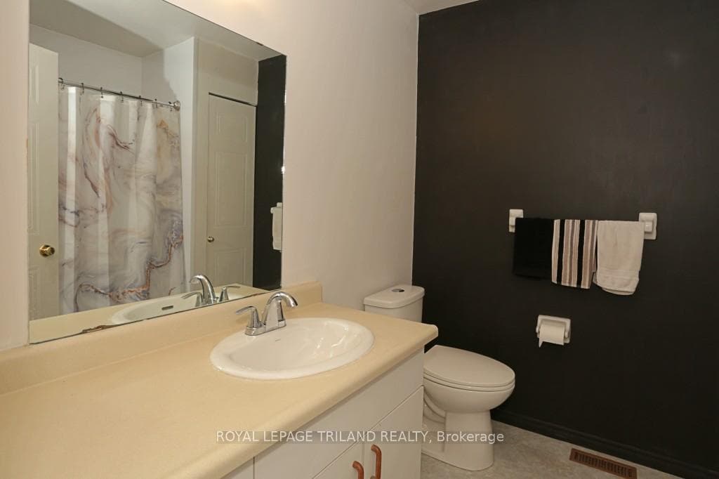 131 Bonaventure Drive Unit 2 photo 17